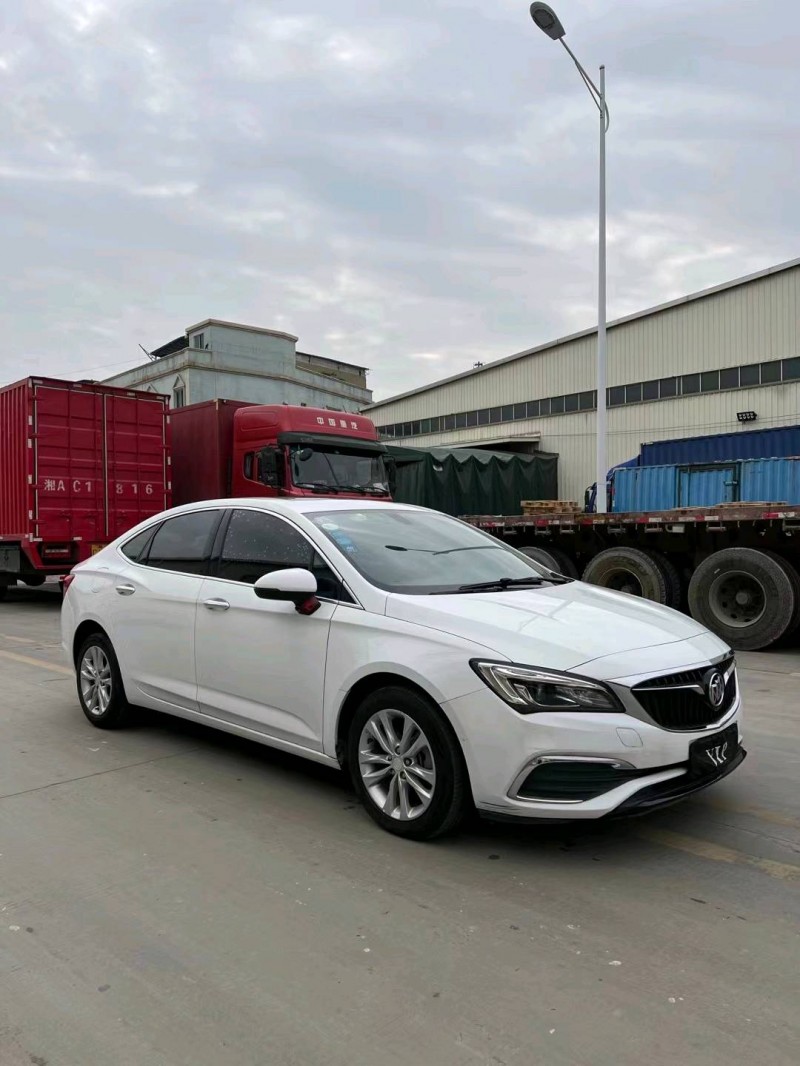 东莞18年别克威朗3