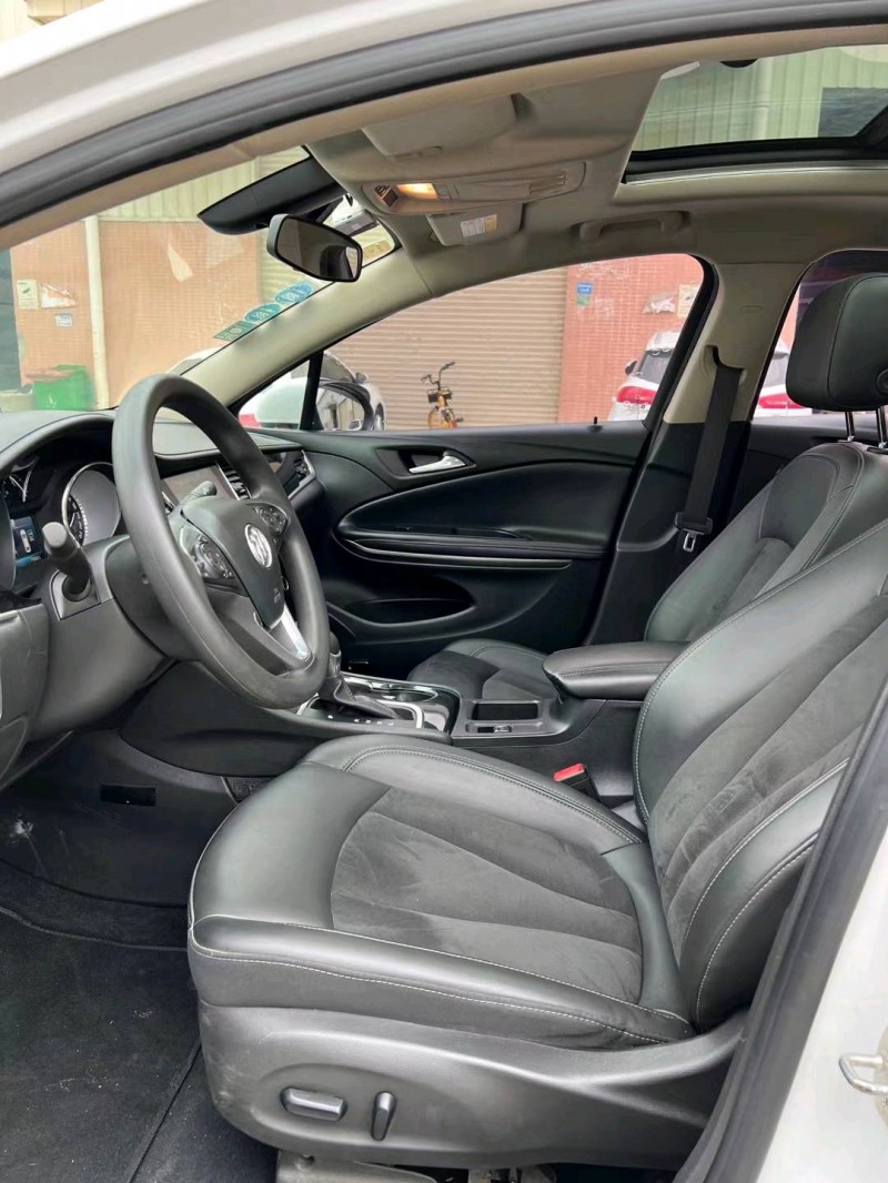 东莞18年别克威朗4