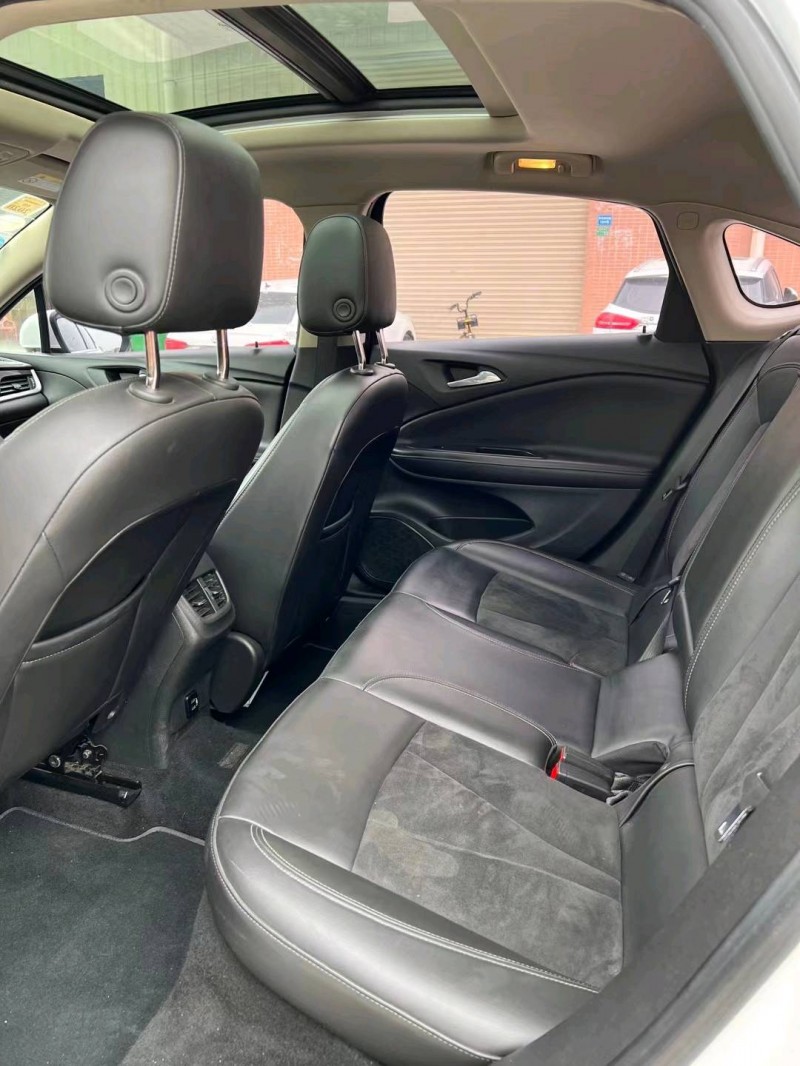 东莞18年别克威朗5