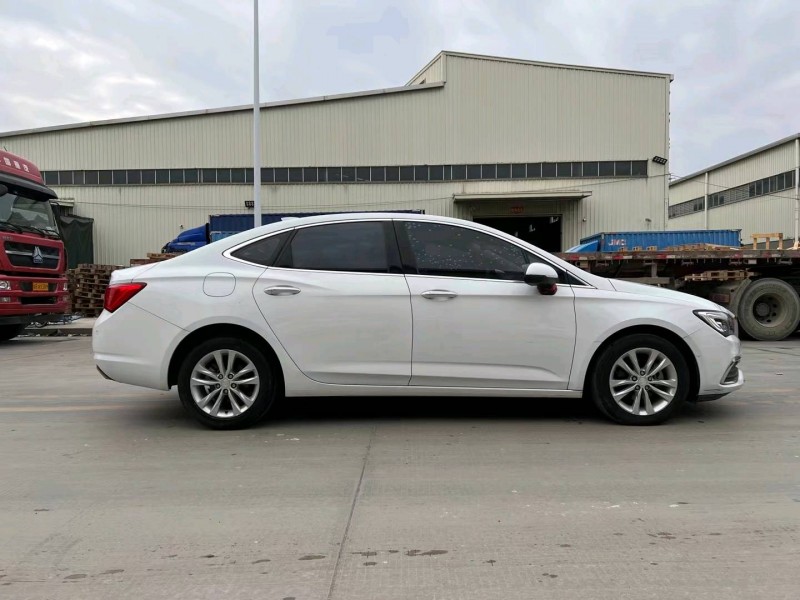 东莞18年别克威朗9