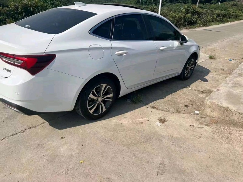 成都20年别克威朗3