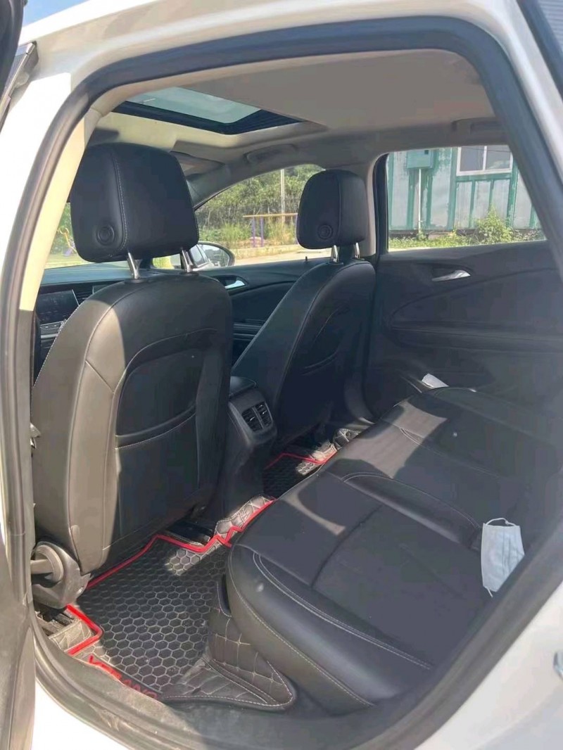 成都20年别克威朗5