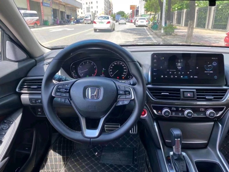 广州21年本田雅阁8