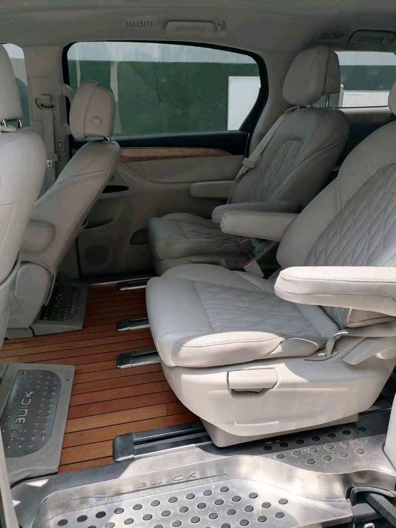 徐州17年别克GL84