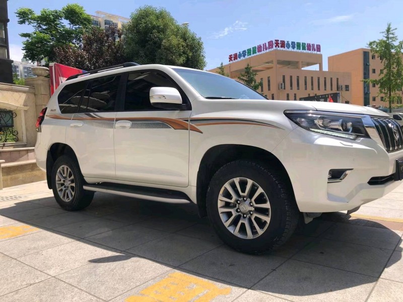 北京18年丰田普拉多3