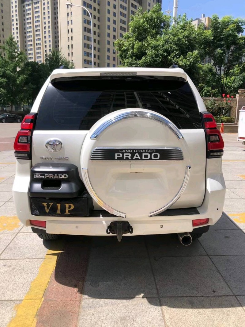 北京18年丰田普拉多5