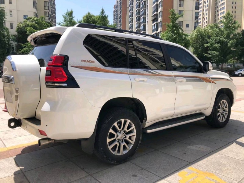 北京18年丰田普拉多6