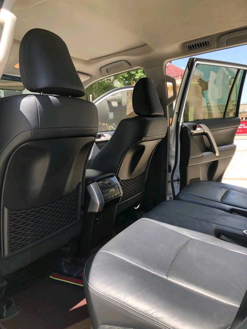 北京18年丰田普拉多7