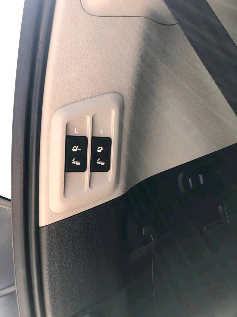 北京18年丰田普拉多9