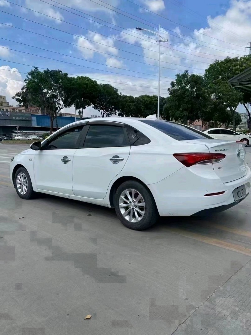 东莞18年别克英朗8