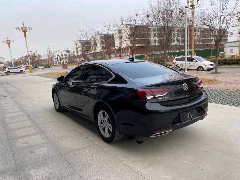 徐州21年别克君威8