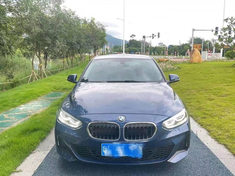 广州21年宝马1系8