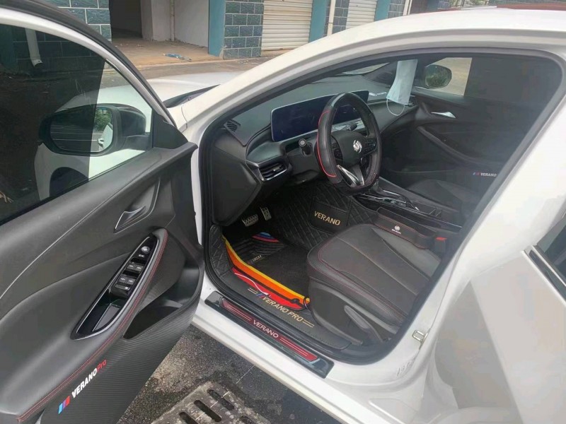 枣庄22年别克威朗6