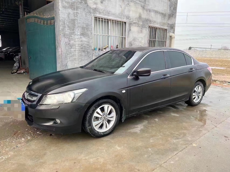 青岛11年本田雅阁3