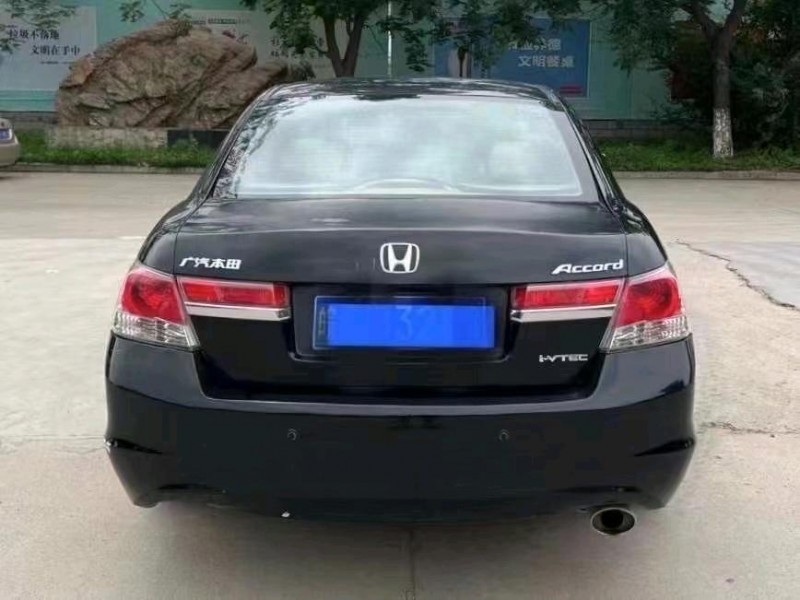 青岛11年本田雅阁6