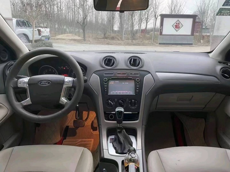 青岛11年福特蒙迪欧-致胜4