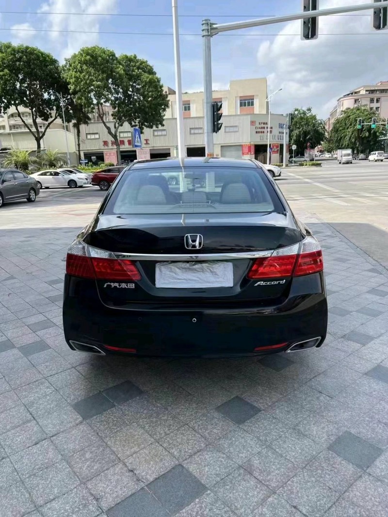 广州14年本田雅阁3