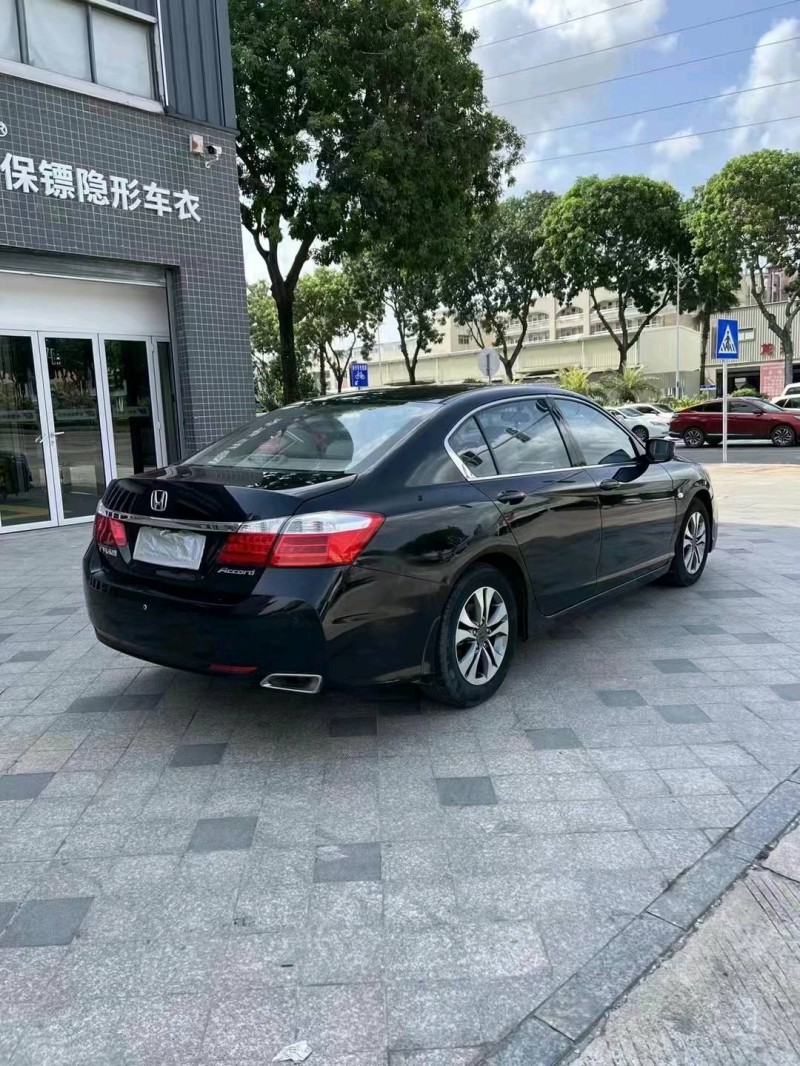 广州14年本田雅阁2