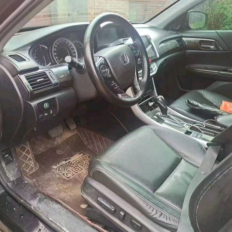 徐州14年本田雅阁3