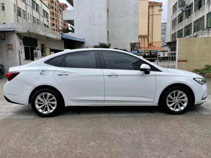 中山21年别克威朗2