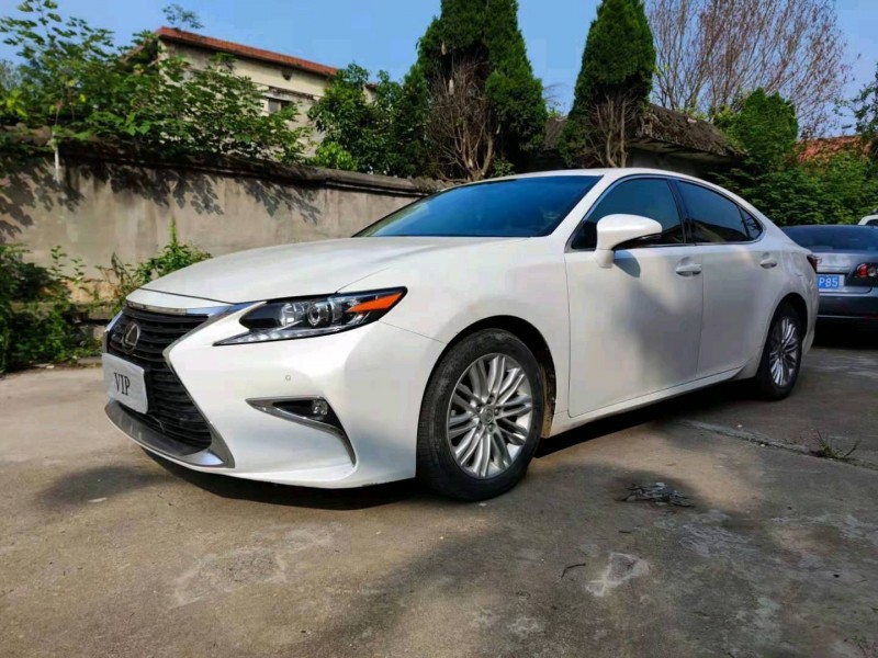 北京18年雷克萨斯ES5