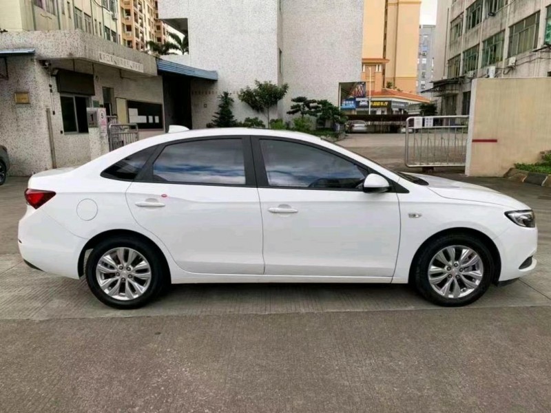 中山19年别克英朗2