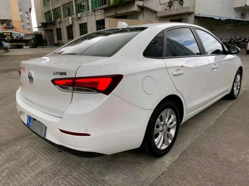 中山19年别克英朗5