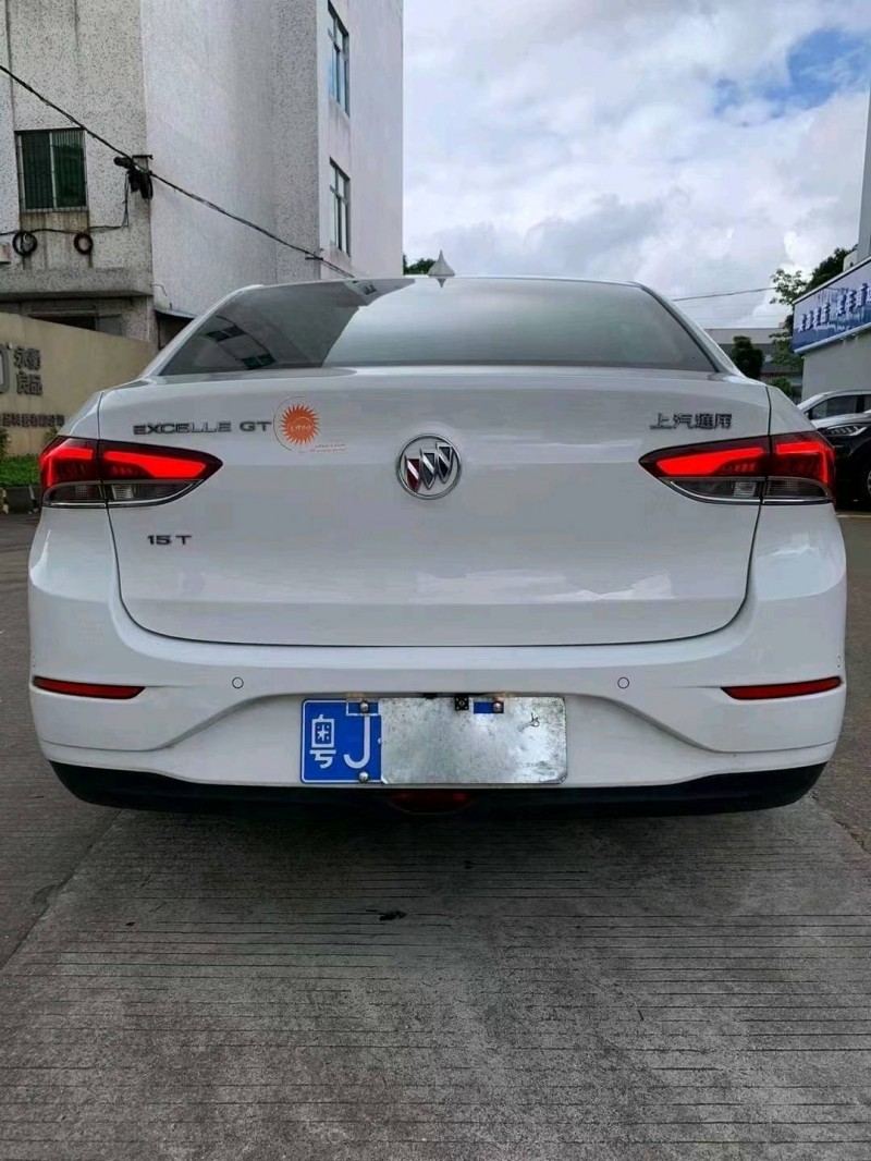 中山19年别克英朗4