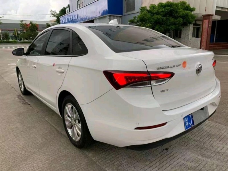 中山19年别克英朗6