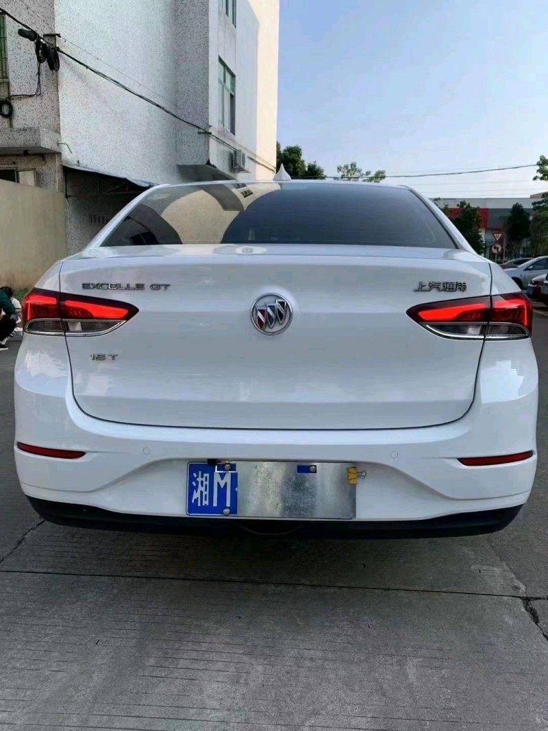 中山19年别克英朗4