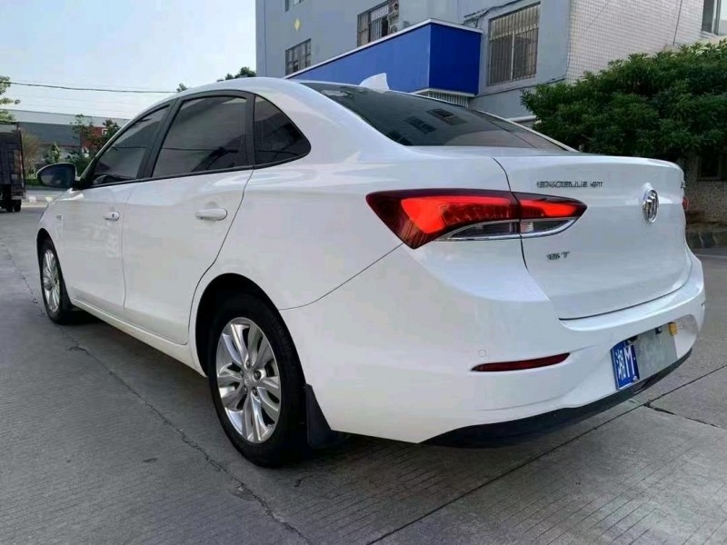 中山19年别克英朗6