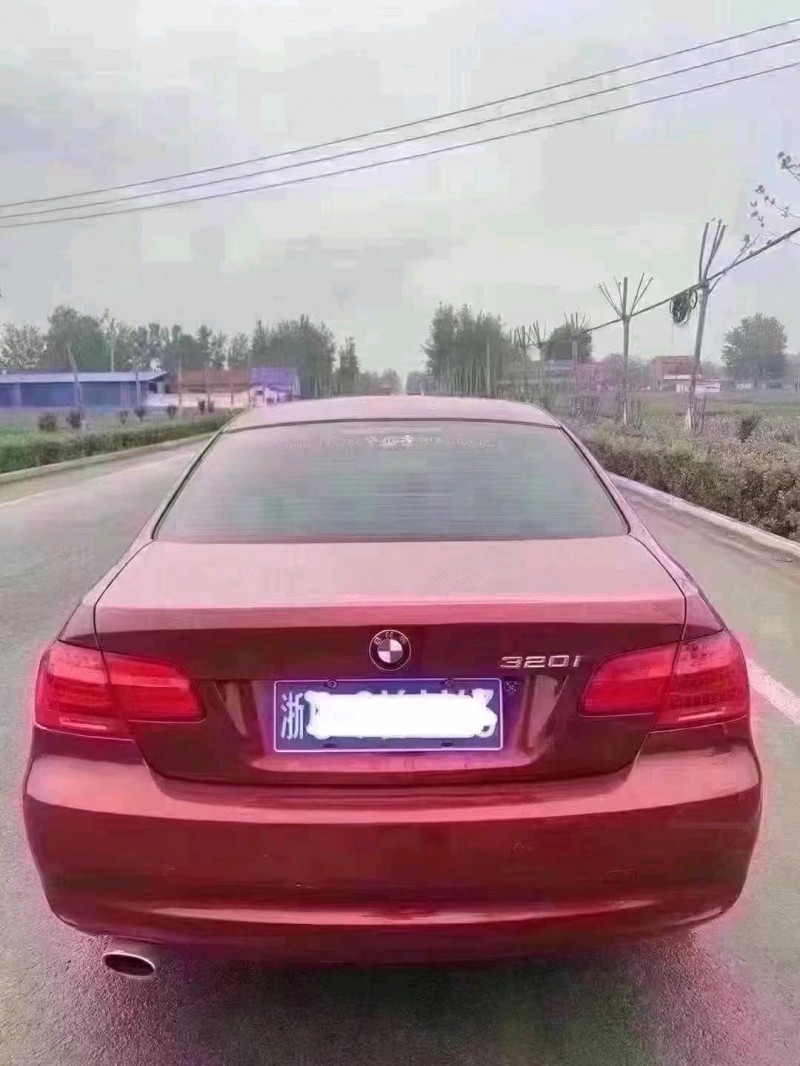 北京11年宝马3系8