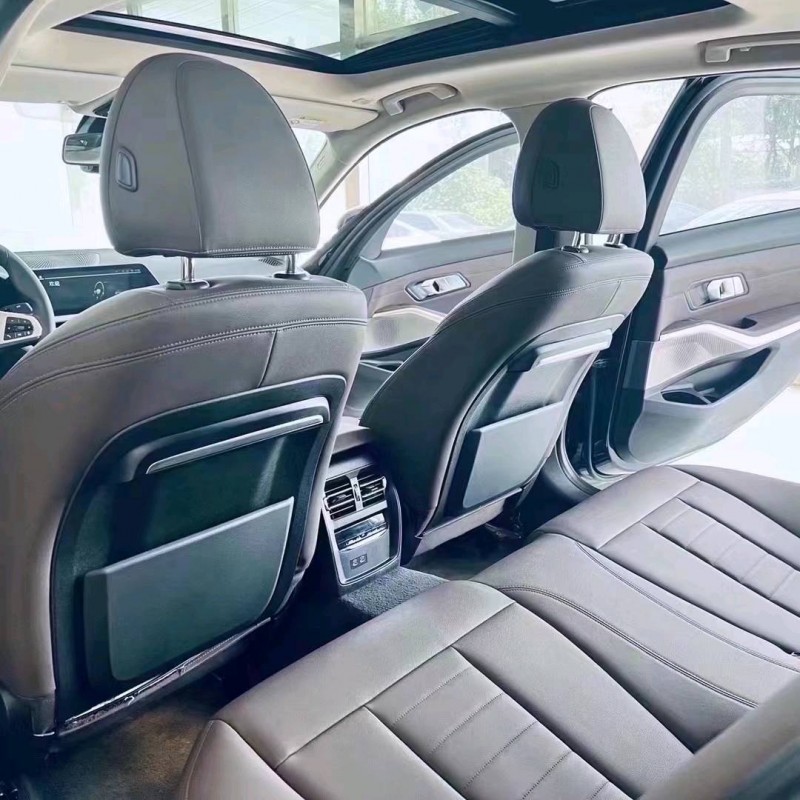 北京21年宝马3系8