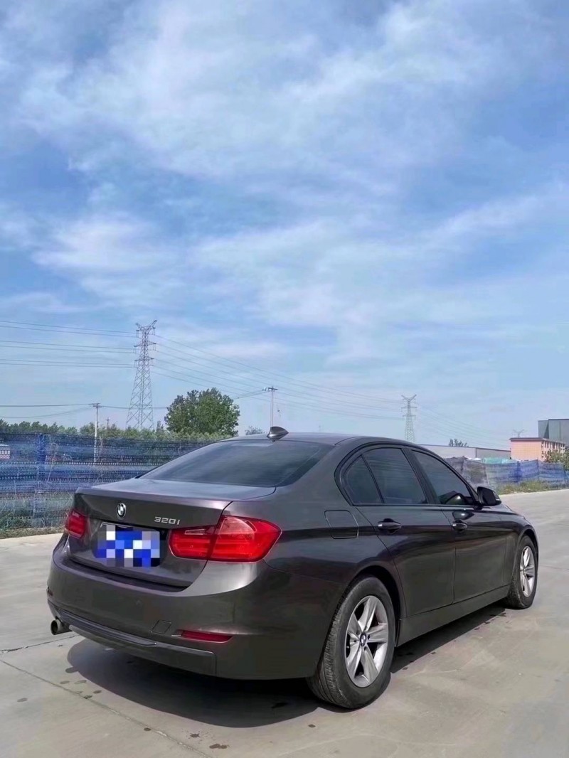 北京13年宝马3系8