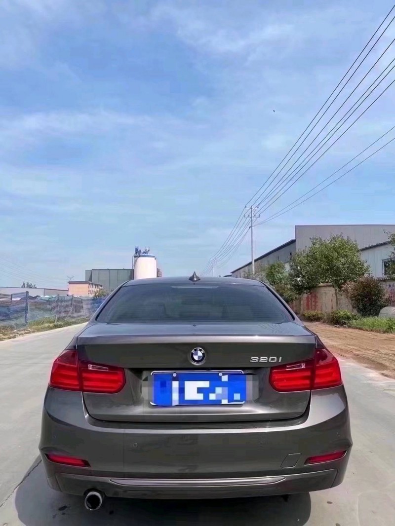 北京13年宝马3系9