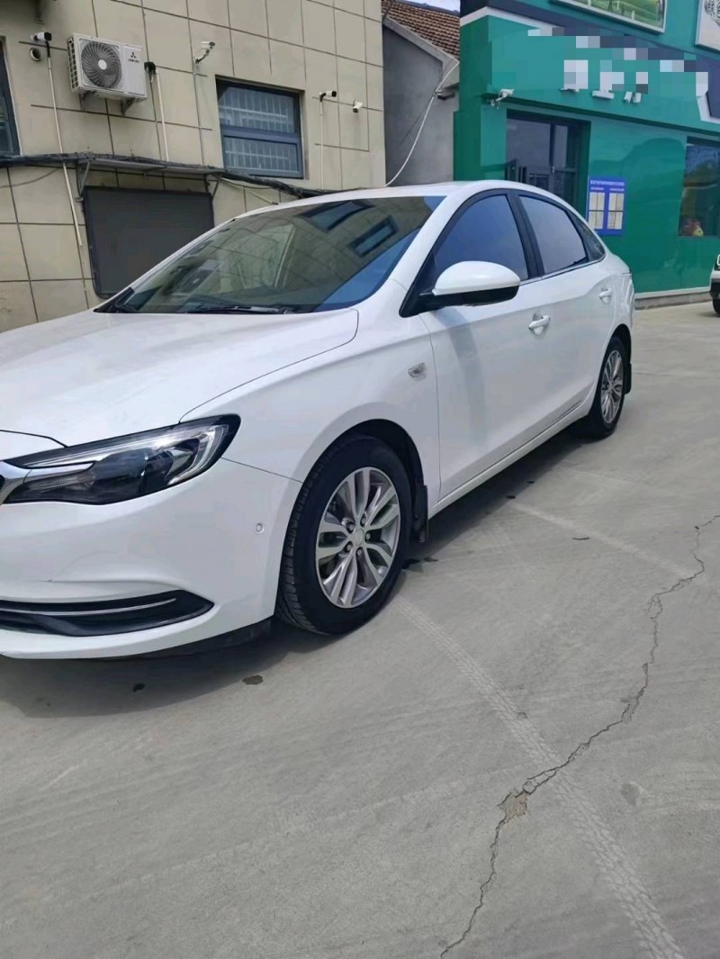 济宁18年别克英朗2