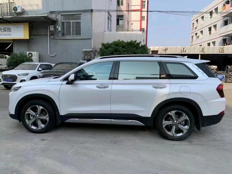 中山19年现代全新胜达6
