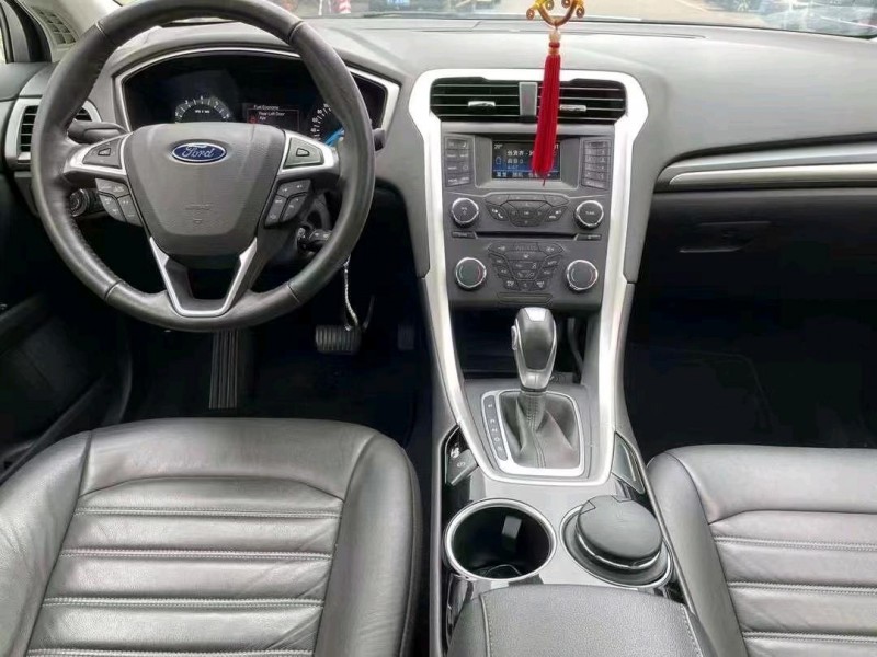 中山16年福特蒙迪欧8