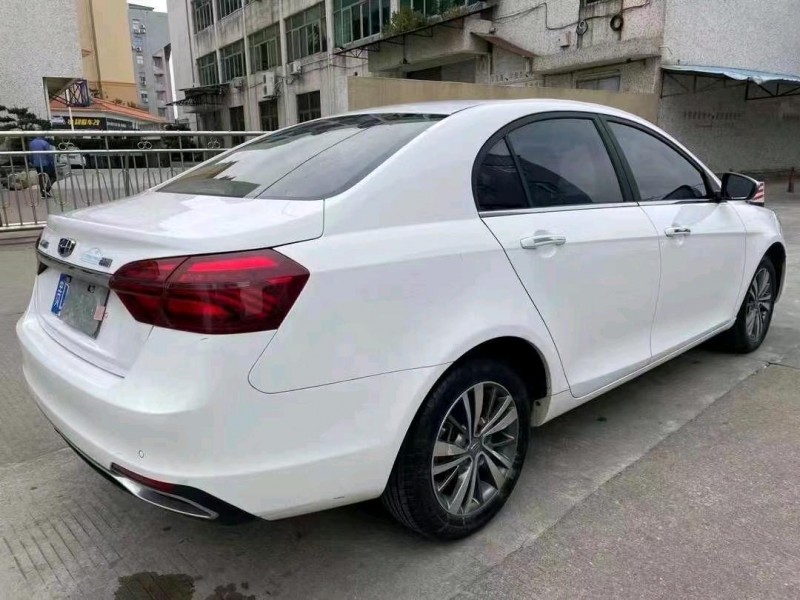 中山18年吉利帝豪5