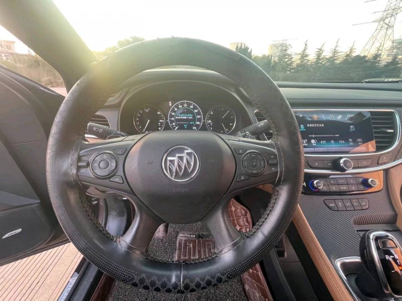 徐州16年别克君越3