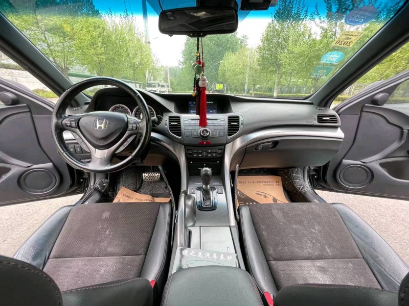 徐州13年本田思铂睿3