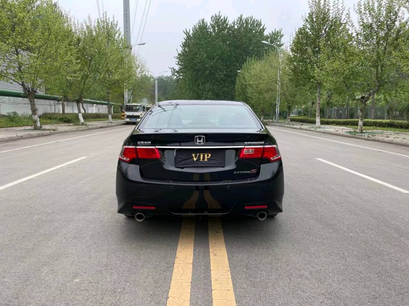 徐州13年本田思铂睿1