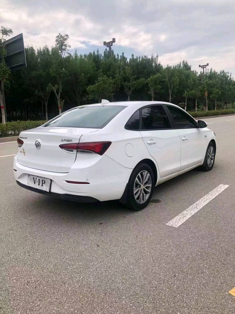 枣庄19年别克英朗3