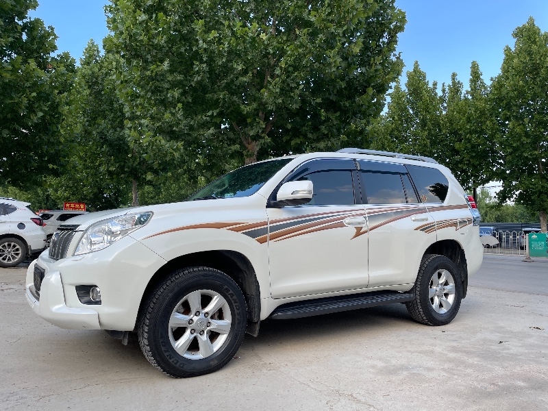 济宁12年丰田普拉多11