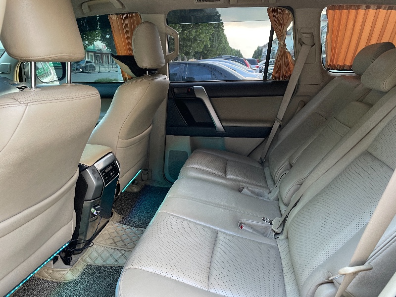 济宁12年丰田普拉多7