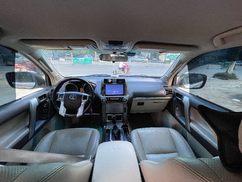 济宁12年丰田普拉多8