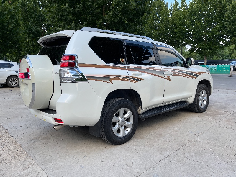 济宁12年丰田普拉多1