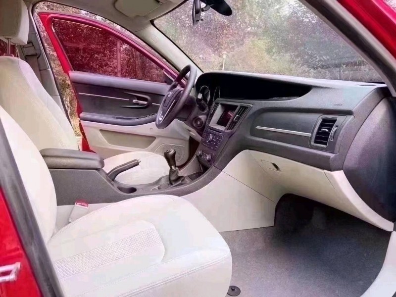 潍坊16年北汽绅宝D504