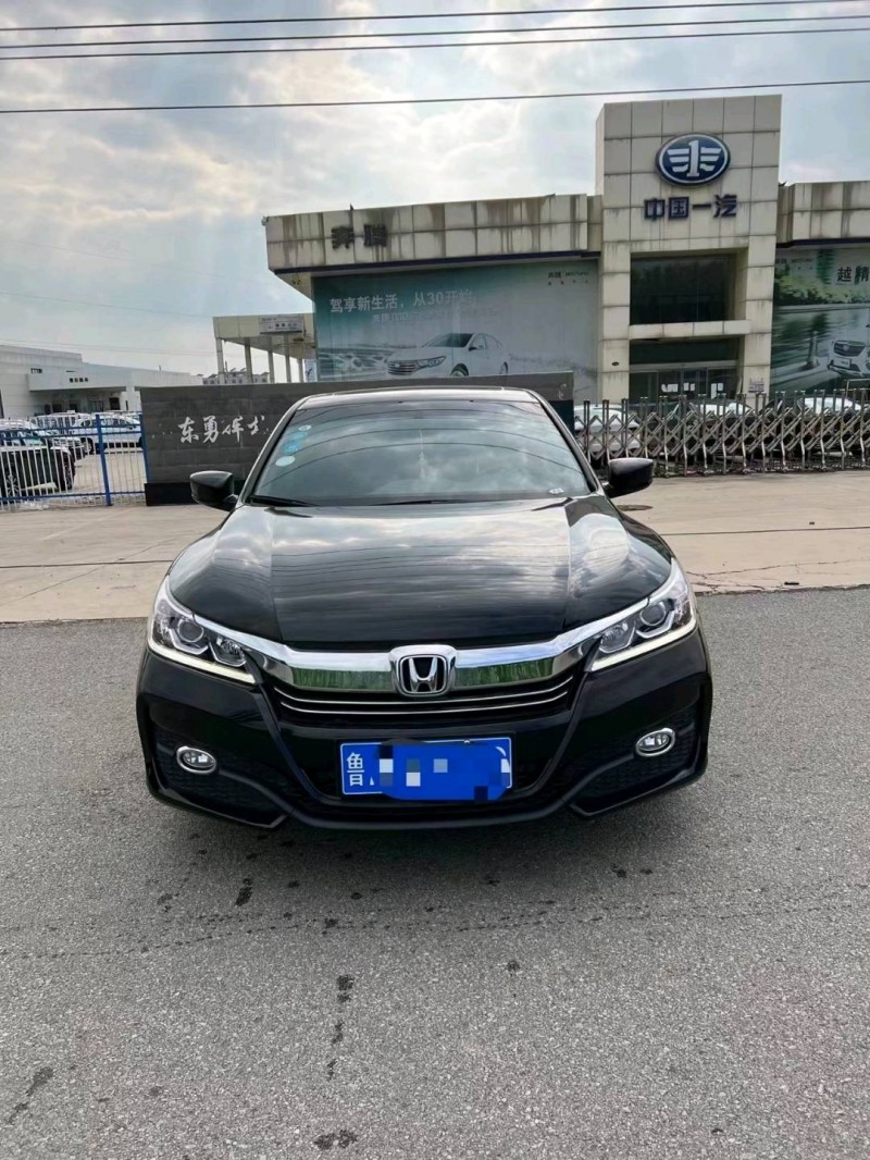 北京17年本田雅阁1