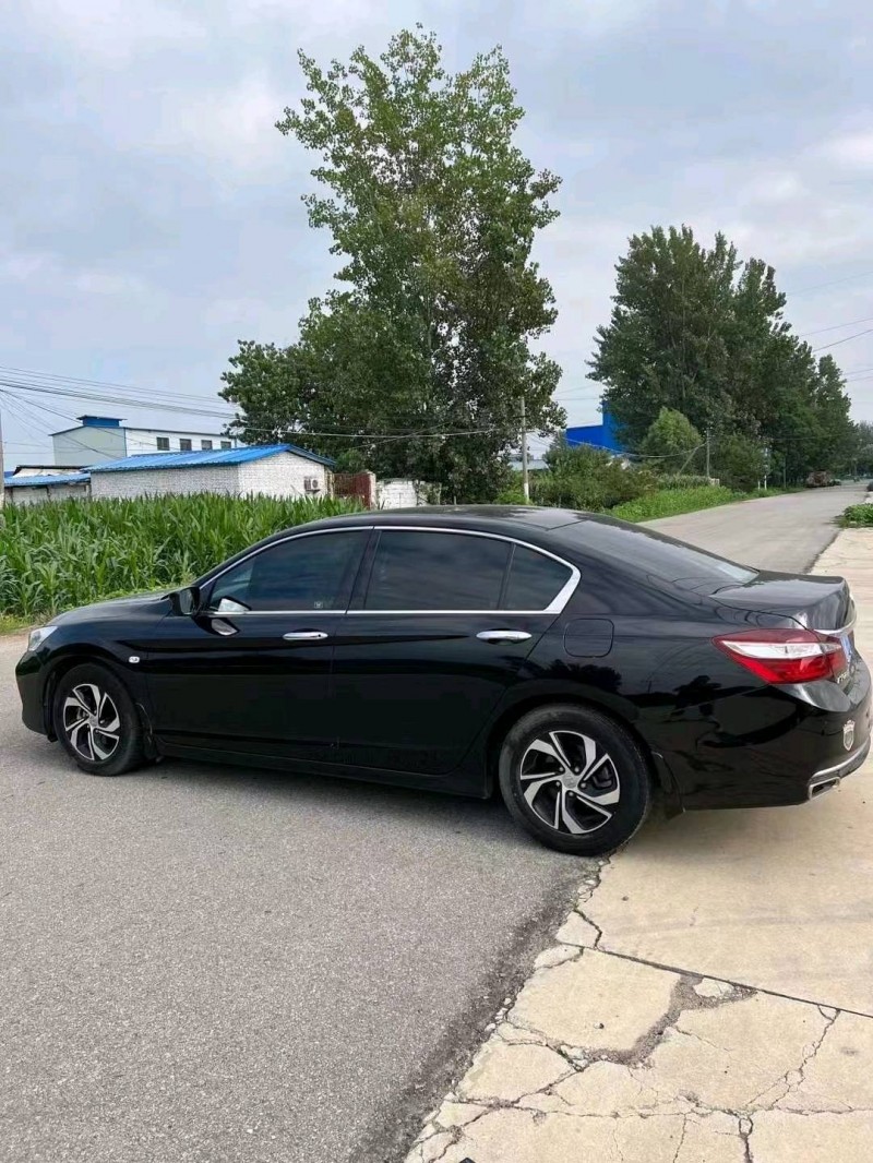 北京17年本田雅阁7